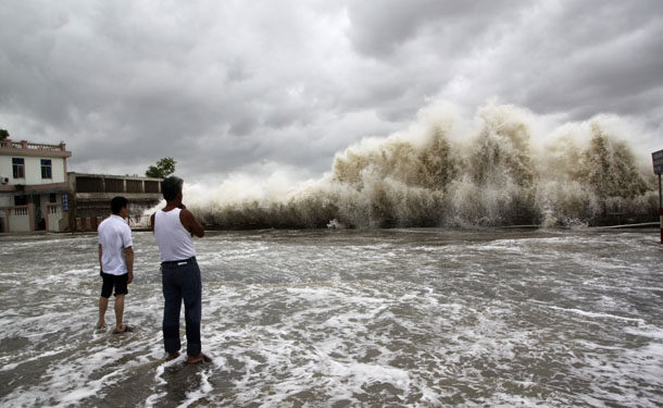 Powerful Typhoon Strikes Southern China; 21 Dead