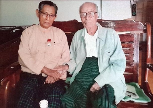 Tin Oo, a founding member of the National League Democracy, visits U Khan at his home in Taunggyi.