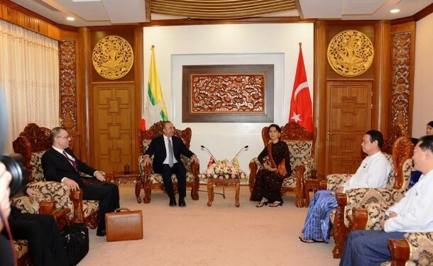 Turkish Foreign Minister Visits Burma Offers Assistance to Arakan