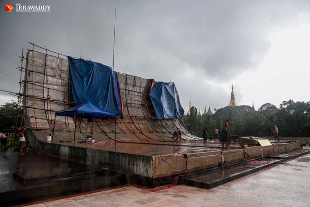 The Martyrs’ Mausoleum under renovation on June 15, 2016. (Photo: Pyay Kyaw / The Irrawaddy)