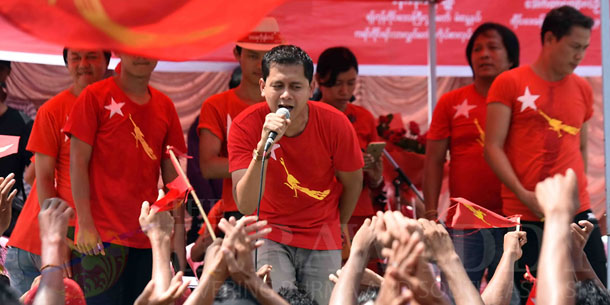 Artists perform at a rally organized in support of the National League for Democracy in Rangoon before Nov 8 general election. (Photo: The Irrawaddy)