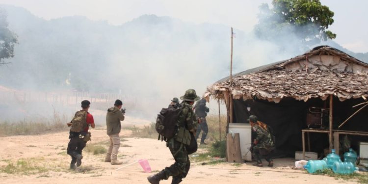 Battle for Junta Military Outpost on Thai-Myanmar Border Rages for ...