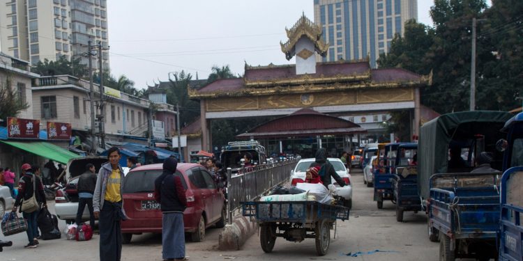 Myanmar Armed Group Seizes China-Myanmar Border Crossing