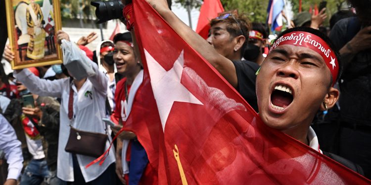 Hundreds Of Myanmar Anti Junta Protesters Rally In Bangkok   Jan 124 Myanmar Migrants Protest Feat 750x375 